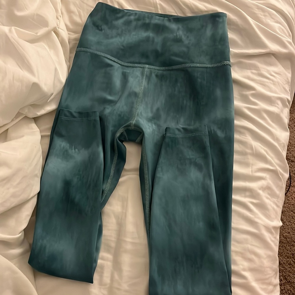 Beyond Yoga teal leggings